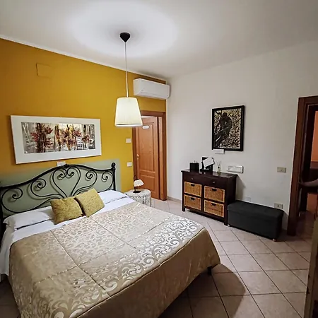 A Casa Di Mael Frühstückspension San Costanzo