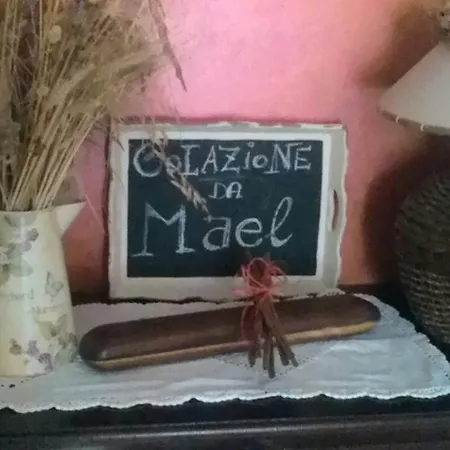 Frühstückspension A Casa Di Mael San Costanzo