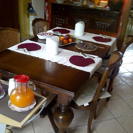 Frühstückspension A Casa Di Mael San Costanzo