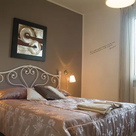 Frühstückspension A Casa Di Mael San Costanzo