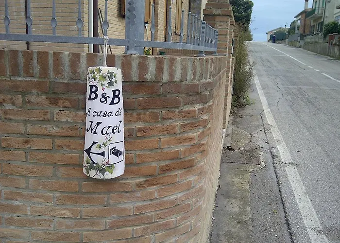 Alojamento de Acomodação e Pequeno-almoço A Casa Di Mael San Costanzo